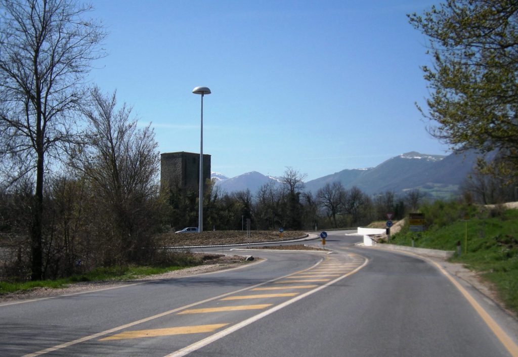road from Castelraimondo